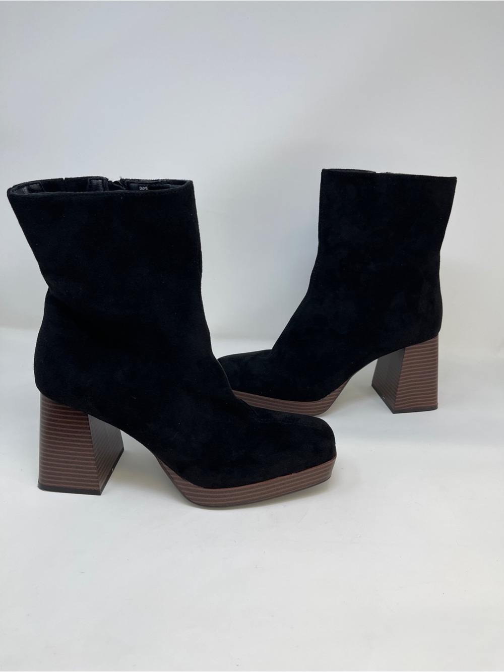 NWOB Matisse Black Suede genuine leather Block Heel Ankle Boots size 9